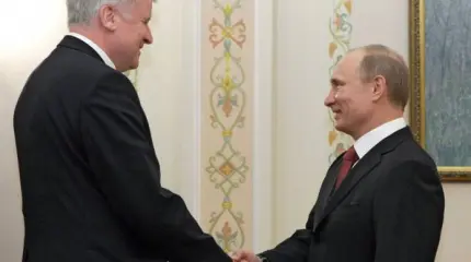 Встреча Зеехофера с Путиным заставила Берлин нервничать Встреча Зеехофера с Путиным заставила Берлин нервничать