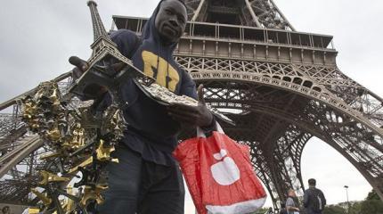 Париж скорбит по террористам в Алеппо Париж скорбит по террористам в Алеппо