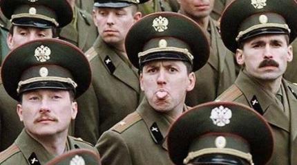 Как господа депутаты хотят изгнать из армии слово «товарищ» Как господа депутаты хотят изгнать из армии слово «товарищ»