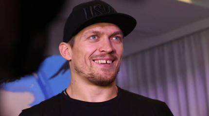 Усик откровенно излил душу об украинцах: «Моя хата с краю - ничего не знаю» Усик откровенно излил душу об украинцах: «Моя хата с краю - ничего не знаю»