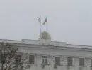 Здания Верховного Совета и Совмина Крыма заняты вооруженными людьми Здания Верховного Совета и Совмина Крыма заняты вооруженными людьми