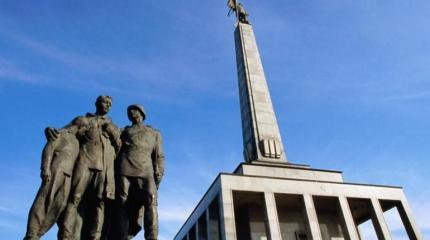 В Словакии, в отличие от Польши и Чехии, помнят подвиг советского солдата В Словакии, в отличие от Польши и Чехии, помнят подвиг советского солдата