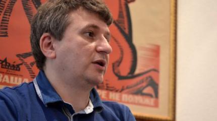 Романенко теперь называет Украину варварской страной