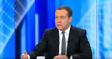 Медведев в роли пожарного. Эксперты о встрече премьера с журналистами Медведев в роли пожарного. Эксперты о встрече премьера с журналистами