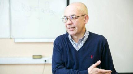 Профессор Домрин заявил о выигрыше РФ при любом исходе выборов в США Профессор Домрин заявил о выигрыше РФ при любом исходе выборов в США