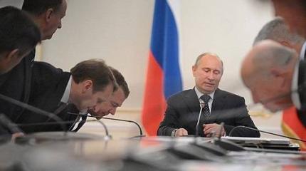 Беда нашей системы, что она повисла на одном гвозде – персоне Путина