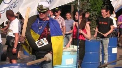 Киев охватили массовые бунты против Порошенко Киев охватили массовые бунты против Порошенко