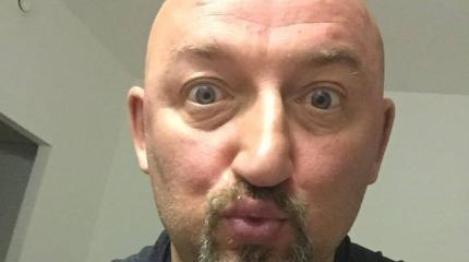 Гонщик, майданщик, волонтер «АТО» Мочанов - жертва гомосеков и зеков Гонщик, майданщик, волонтер «АТО» Мочанов - жертва гомосеков и зеков