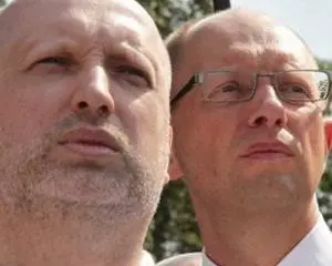 Яценюк и Турчинов бросили Тимошенко в "Батькивщине" Яценюк и Турчинов бросили Тимошенко в "Батькивщине"