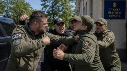 Перестрелка СБУ и ГУР – распад Украины на практике