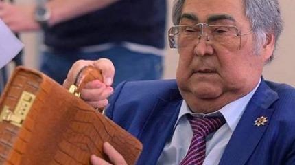 Тулеева не уволят под нажимом масс: власть не желает зависеть от народа Тулеева не уволят под нажимом масс: власть не желает зависеть от народа