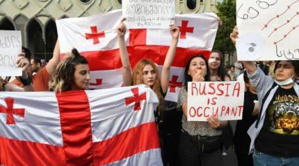 Вслед за лари обвалилась бы и власть: в Грузии оценили итоги конфликта с РФ Вслед за лари обвалилась бы и власть: в Грузии оценили итоги конфликта с РФ