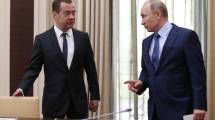 Что говорил Путин о работе Медведева