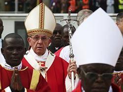 Папа Римский назвал соцсети и Интернет "Божьим даром"