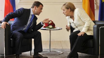 Дипломатический прорыв. Медведев и Меркель обсудили Украину
