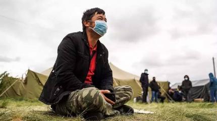 В палаточном лагере в Самарской области ютятся мигранты из Узбекистана