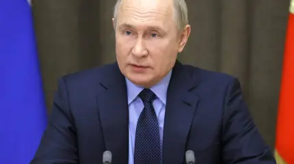 Французская пресса: Кремль поставил и против Макрона, и против Ле Пен Французская пресса: Кремль поставил и против Макрона, и против Ле Пен