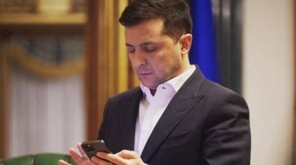 «Молот и наковальня»: На Украине рассказали, как усидеть на двух стульях Востока и Запада «Молот и наковальня»: На Украине рассказали, как усидеть на двух стульях Востока и Запада