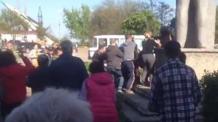Под Одессой сегодня били правосеков из «Азова» Под Одессой сегодня били правосеков из «Азова»