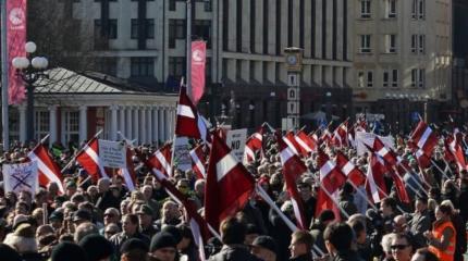 Марш Waffen SS в Риге: вчера с Гитлером, сегодня — с НАТО Марш Waffen SS в Риге: вчера с Гитлером, сегодня — с НАТО