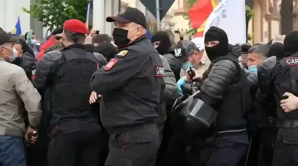 В Кишиневе произошли столкновения боевиков-националистов с полицией