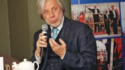 Сбежавший на Украину артист Назаров облил Россию грязью, вспоминая умерших Сбежавший на Украину артист Назаров облил Россию грязью, вспоминая умерших