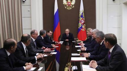 Путин обсудил с членами Совбеза РФ ситуацию в Сирии Путин обсудил с членами Совбеза РФ ситуацию в Сирии