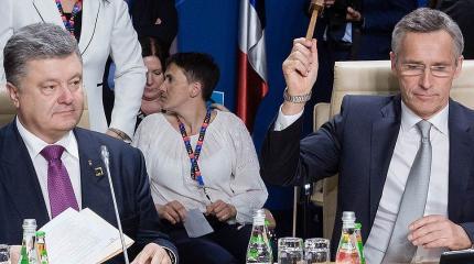 Савченко устроила настоящий цирк на саммите НАТО в Польше Савченко устроила настоящий цирк на саммите НАТО в Польше