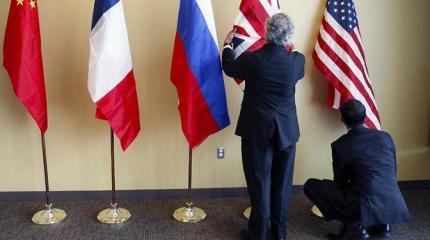 «Россия — гигантский карлик с ядерным пистолетом за пазухой» «Россия — гигантский карлик с ядерным пистолетом за пазухой»