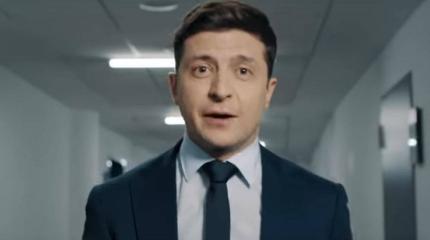 Команда Порошенко опубликовала видео, где Зеленского сбивает самосвал