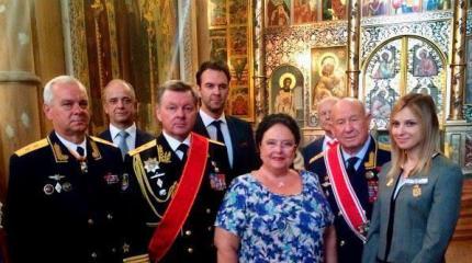 Нашествие ватаги полупокеров под видом "потомков дома Романовых" Нашествие ватаги полупокеров под видом "потомков дома Романовых"