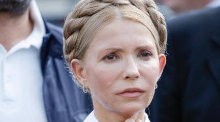 Женщина с косой — Кремлю: Верните Крым, а то сбросим ядерную бомбу Женщина с косой — Кремлю: Верните Крым, а то сбросим ядерную бомбу
