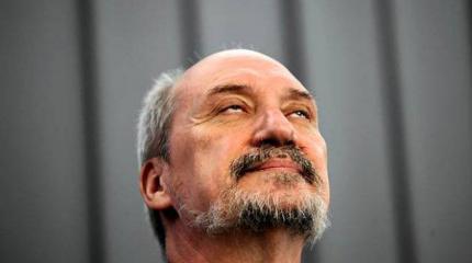 Связан ли министр обороны Польши с Путиным и русской мафией? Связан ли министр обороны Польши с Путиным и русской мафией?