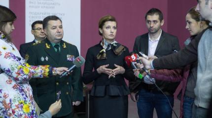 Порошенко продолжает пиарить жену в Facebook