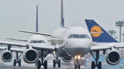 ЕС внёс в чёрный список 232 авиакомпании по всему миру ЕС внёс в чёрный список 232 авиакомпании по всему миру