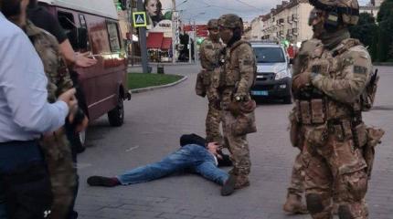 Террорист освободил заложников, Зеленский стёр позорный пост Террорист освободил заложников, Зеленский стёр позорный пост