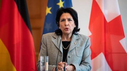Будущее отношений РФ и Грузии: Зурабишвили пора уже сойти с небес на землю Будущее отношений РФ и Грузии: Зурабишвили пора уже сойти с небес на землю