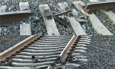 В Крыму по радио включили обращение украинского террориста и повредили ж/д В Крыму по радио включили обращение украинского террориста и повредили ж/д