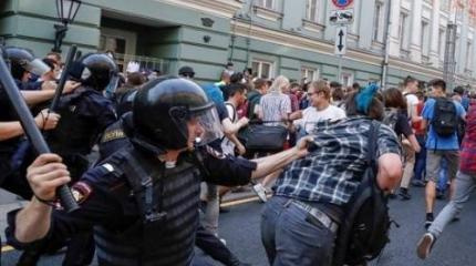 Майские шествия: власть и народ расходятся между собой все дальше Майские шествия: власть и народ расходятся между собой все дальше