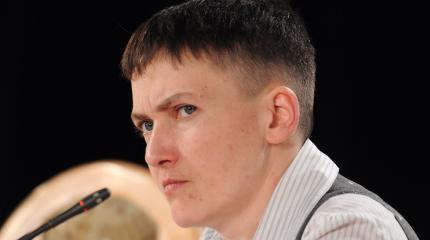 Савченко предложила Порошенко взять в руки автомат и поехать на передовую Савченко предложила Порошенко взять в руки автомат и поехать на передовую