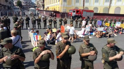 Одесским радикалам не дали "поучить жизни" ЛГБТ-сообщество