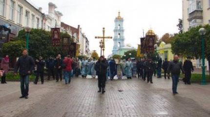Вопреки запретам и националистам в Сумах помолились за мир Вопреки запретам и националистам в Сумах помолились за мир