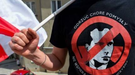 Польша снова становится «гиеной Европы» Польша снова становится «гиеной Европы»