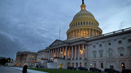 Сенат США принял закон об антироссийских санкциях Сенат США принял закон об антироссийских санкциях
