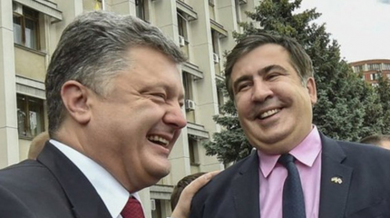 Порошенко против Саакашвили выбрал стратегию «Дай дураку дорогу» Порошенко против Саакашвили выбрал стратегию «Дай дураку дорогу»