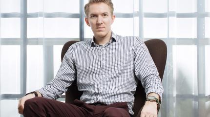 Эрик Финнас открыл для себя Россию: Как скучно мы в Швеции живём Эрик Финнас открыл для себя Россию: Как скучно мы в Швеции живём