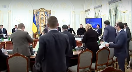 По ком молчит Порошенко