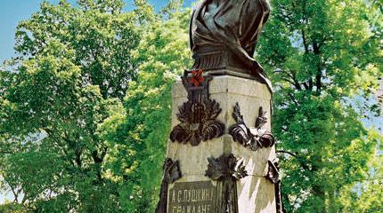 В Одессе бандеровцы намерены снести памятники Пушкину и Екатерине II В Одессе бандеровцы намерены снести памятники Пушкину и Екатерине II