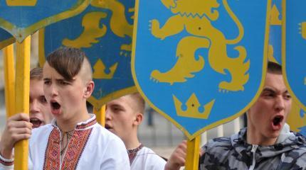 Школьники рискуют стать новым оружием Киева против «неправильных» украинцев Школьники рискуют стать новым оружием Киева против «неправильных» украинцев
