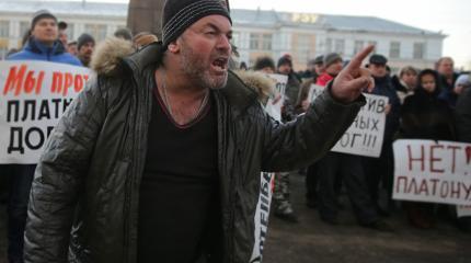 Грузоперевозчики юга поддержали пассивную фазу протеста против «Платона» Грузоперевозчики юга поддержали пассивную фазу протеста против «Платона»